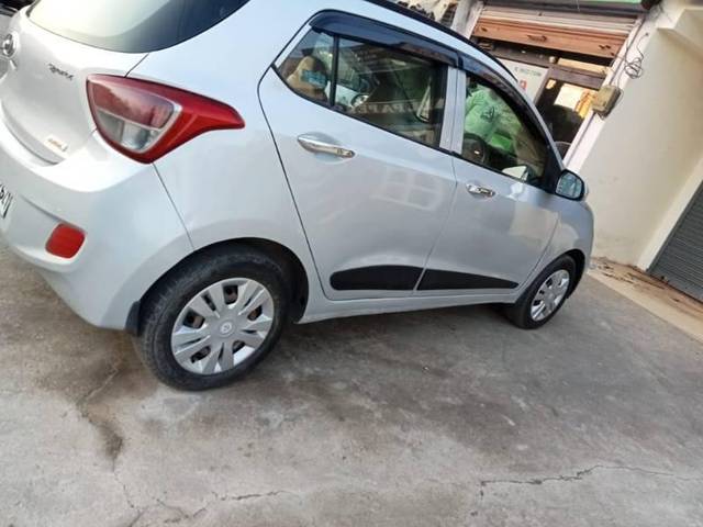 https://images10.gaadi.com/usedcar_image/4047239/original/processed_ef0ca47f-ceeb-426c-9a87-2668e4c9da27.jpg?imwidth=6400