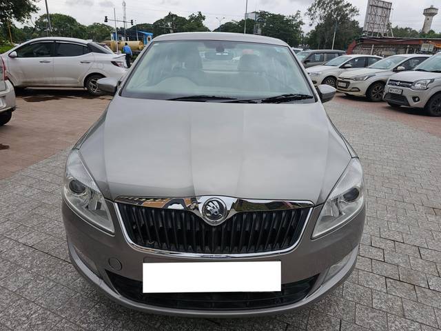 https://images10.gaadi.com/usedcar_image/4047425/original/processed_80dec31a39e8a6fbacbac6da1b1684ac.jpg?imwidth=6402