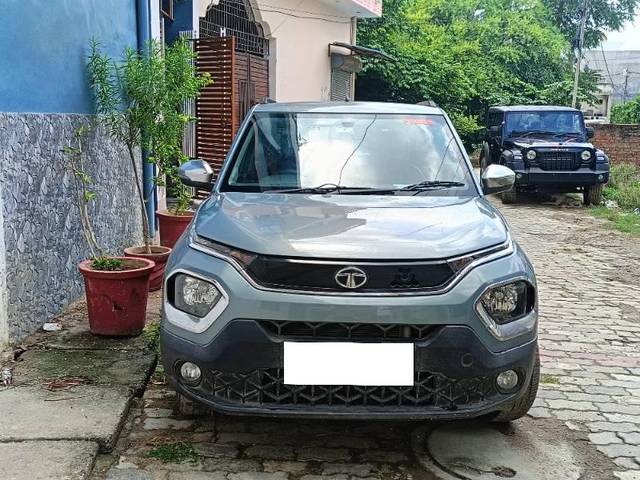 https://images10.gaadi.com/usedcar_image/4047698/original/processed_7babc52f-3b31-409e-b1ed-0ed821210939.jpg?imwidth=6402