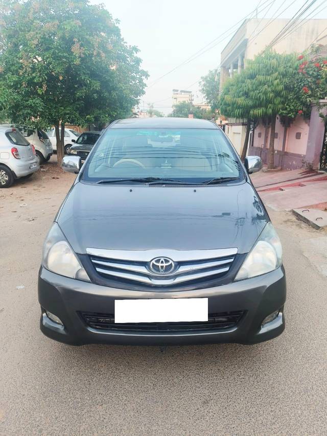 https://images10.gaadi.com/usedcar_image/4047767/original/processed_42eb284f16376bb281882136bcf9e0e8.jpeg?imwidth=6402