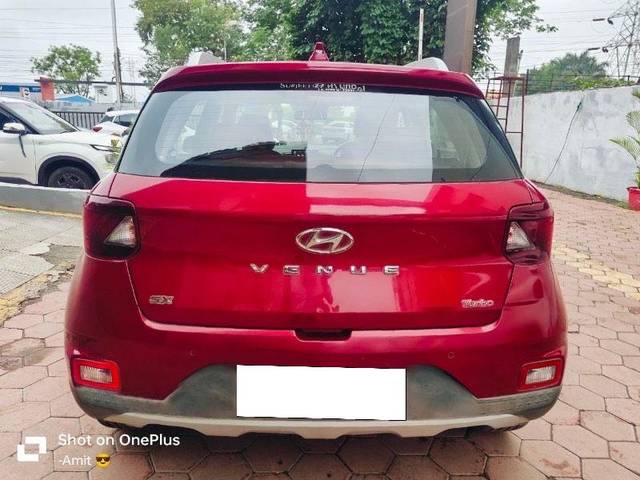 https://images10.gaadi.com/usedcar_image/4047830/original/processed_dab9e467-9687-48a5-8559-00422f75c9a4.jpeg?imwidth=6401