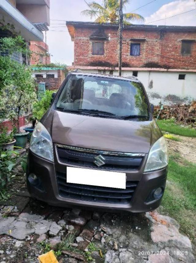 https://images10.gaadi.com/usedcar_image/4047883/original/processed_8562b14b-deb7-4a0d-a22f-c85a60896343.jpg?imwidth=6400