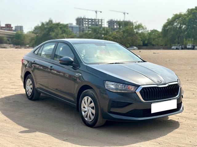 https://images10.gaadi.com/usedcar_image/4047900/original/processed_3ec1b773736eb3b8051e0b9914511470.jpeg?imwidth=6400