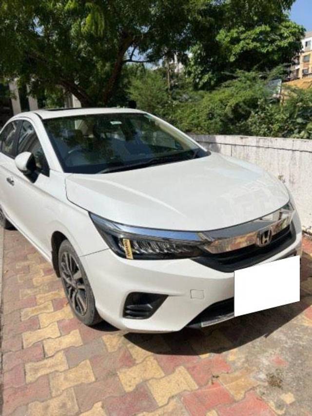 https://images10.gaadi.com/usedcar_image/4048079/original/processed_b63f92ec-f7ba-40ea-9039-73185a19d1ce.jpg?imwidth=6400