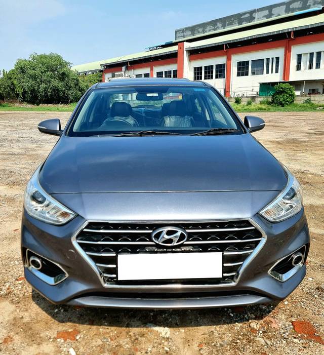 https://images10.gaadi.com/usedcar_image/4048115/original/processed_0167fc042a2a0009bd30c93a3035ff52.jpg?imwidth=6400