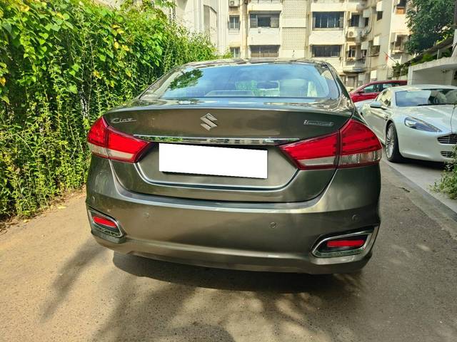 https://images10.gaadi.com/usedcar_image/4048175/original/processed_e6175ec3319ed019d08ff6b8983ea56f.jpeg?imwidth=6401