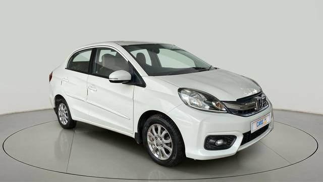 https://images10.gaadi.com/usedcar_image/4048371/original/8880362702e3b6ed0da4446671b588eb.jpg?imwidth=6400