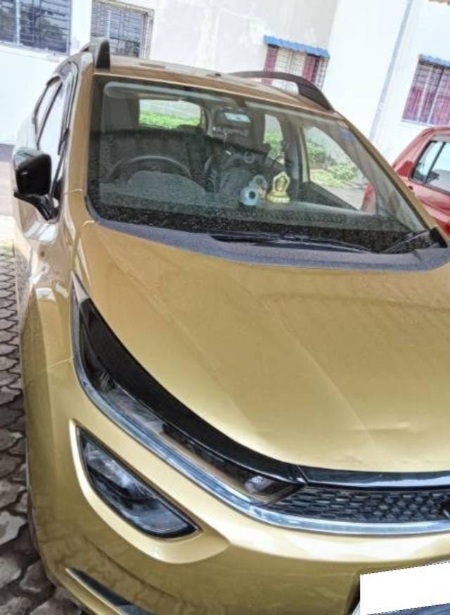 https://images10.gaadi.com/usedcar_image/4048377/original/processed_042b4c75-b7c7-491f-ba2f-673ca0da2262.jpg?imwidth=6402