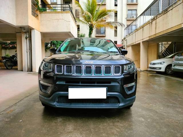 https://images10.gaadi.com/usedcar_image/4048736/original/processed_d6256592745cd1b1e5ebf0d682925ac9.jpg?imwidth=6400