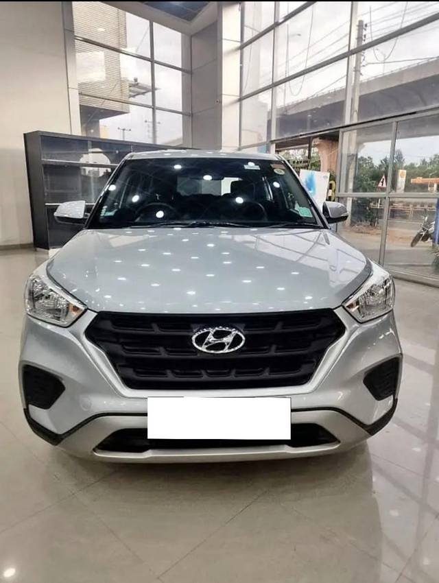 https://images10.gaadi.com/usedcar_image/4049038/original/processed_04e1cc2f-8320-4477-9c7e-5e7596f97a63.jpg?imwidth=6401