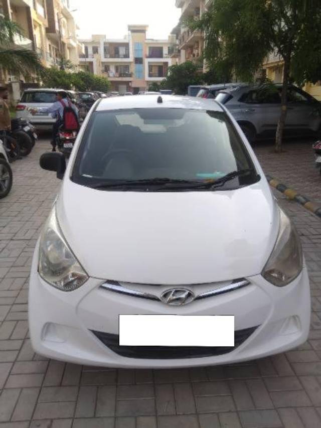 https://images10.gaadi.com/usedcar_image/4049091/original/processed_662f1ceb-ab83-4534-9e88-99b2bfa876f2.jpg?imwidth=6402