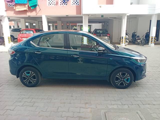 https://images10.gaadi.com/usedcar_image/4049093/original/17b5619de2d8055c81c1f608fee4a340.jpg?imwidth=6401