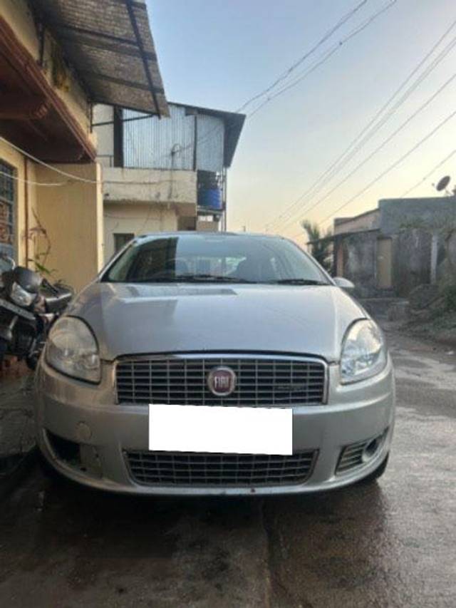 https://images10.gaadi.com/usedcar_image/4049233/original/processed_dc33f156-9ea5-4d98-bfa2-f83bff4c626f.jpg?imwidth=6400