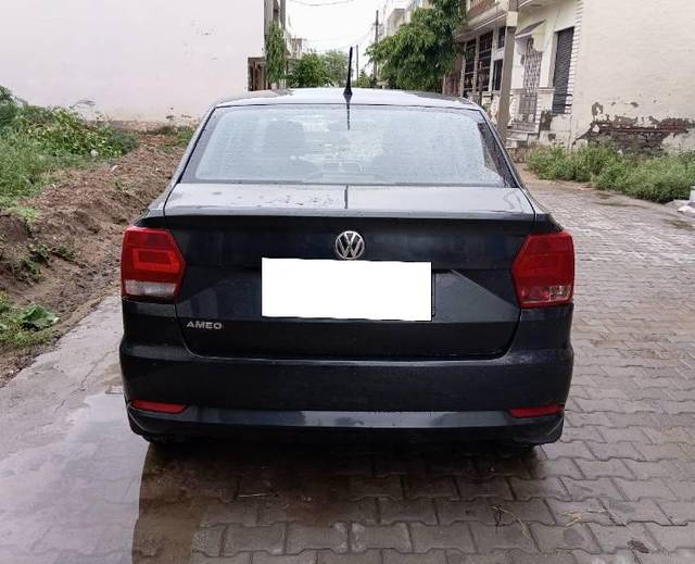 https://images10.gaadi.com/usedcar_image/4049449/original/processed_d342772a-9ebf-4a72-83b3-ed1e9fcd2760.jpg?imwidth=6401