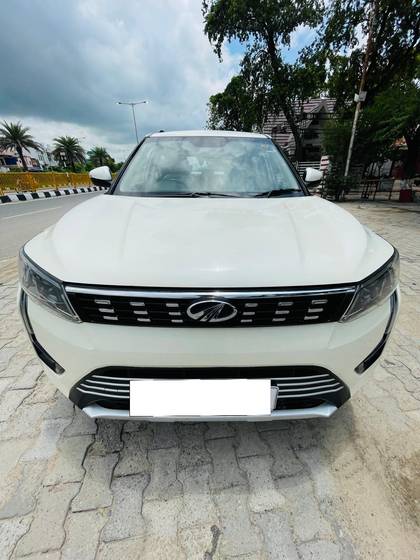 Mahindra XUV300 W8 Diesel Sunroof BSVI