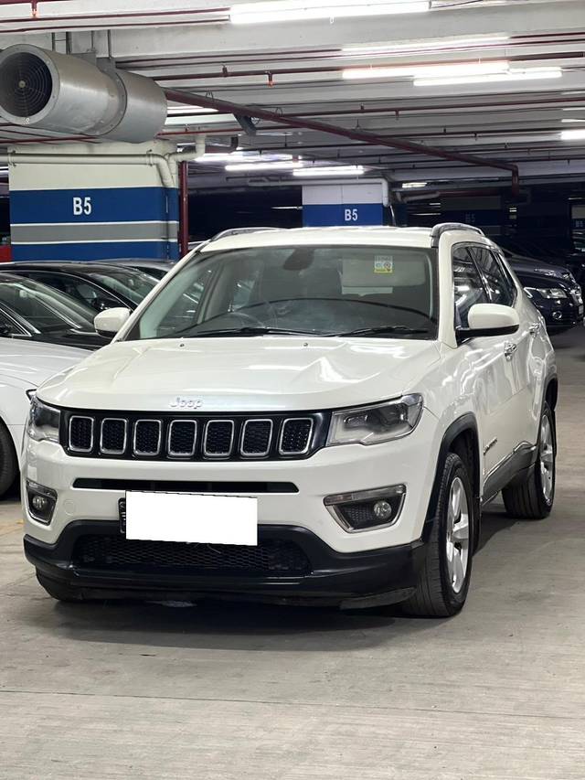 https://images10.gaadi.com/usedcar_image/4049768/original/processed_7dae30bfffdf8badc7920a735930d274.jpg?imwidth=6402