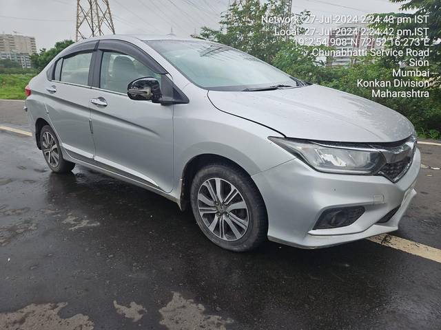 https://images10.gaadi.com/usedcar_image/4049893/original/processed_96a8fde963efdff08f22874cdf0dc01e.jpg?imwidth=6401