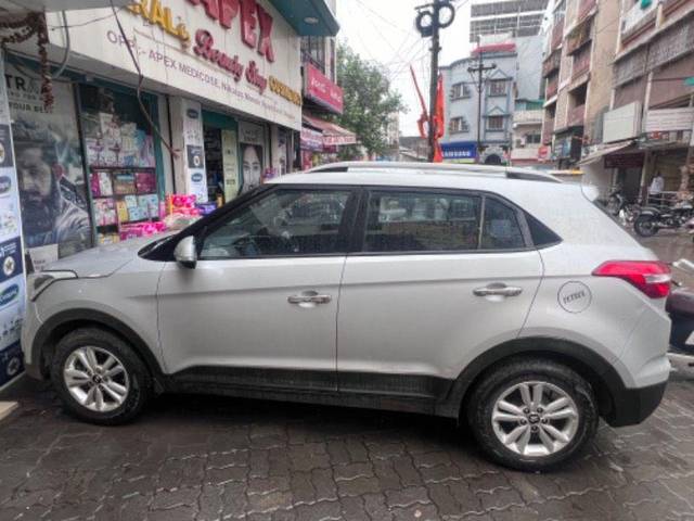 https://images10.gaadi.com/usedcar_image/4050005/original/processed_1bf981ae-47ba-48a6-84e8-80a77cf36f73.jpg?imwidth=6402