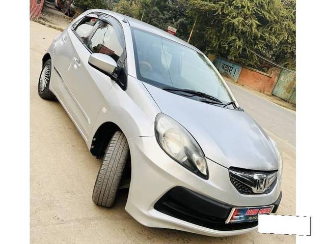 https://images10.gaadi.com/usedcar_image/4050186/original/processed_37ce371abffb6b94d49dcf5e6c285954.jpg?imwidth=6401