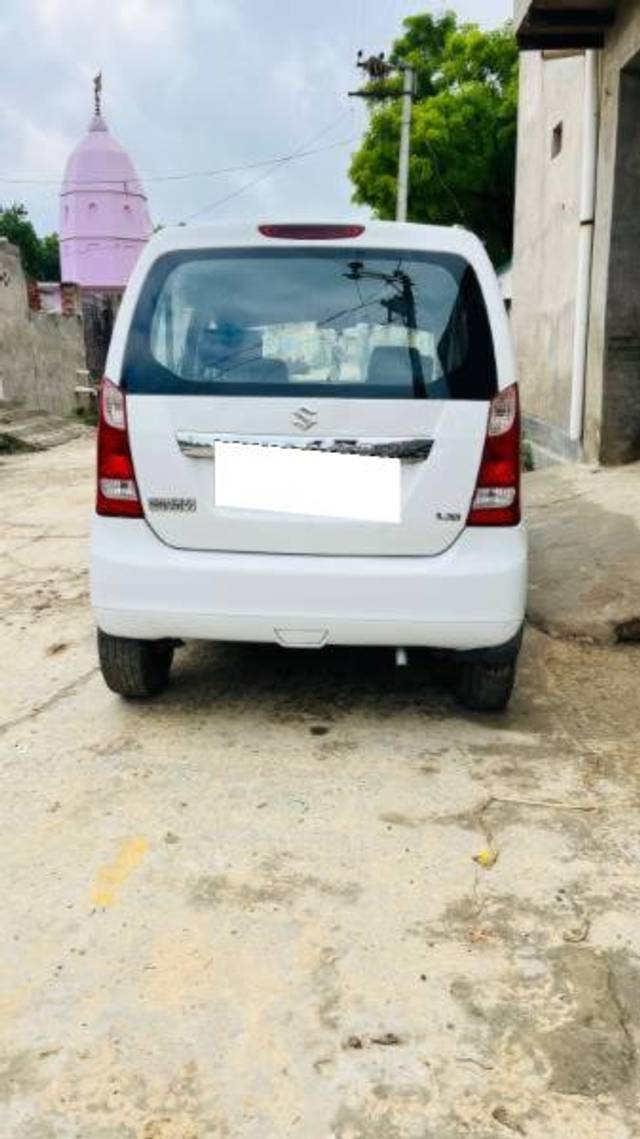 https://images10.gaadi.com/usedcar_image/4050313/original/processed_cd6c8a85-6d5a-40eb-9d77-37b54aae5df8.jpg?imwidth=6401