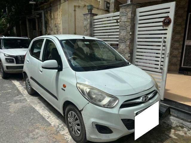 https://images10.gaadi.com/usedcar_image/4050441/original/processed_cb981d4b-6aa4-49fd-9385-2dd14dc7f9e0.jpeg?imwidth=6400