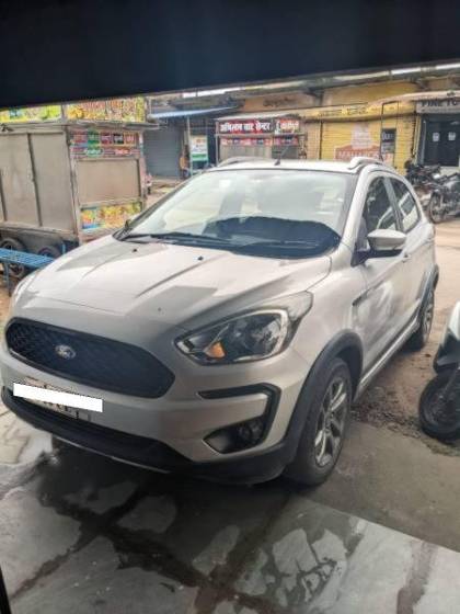 Ford Freestyle Titanium Petrol BSIV