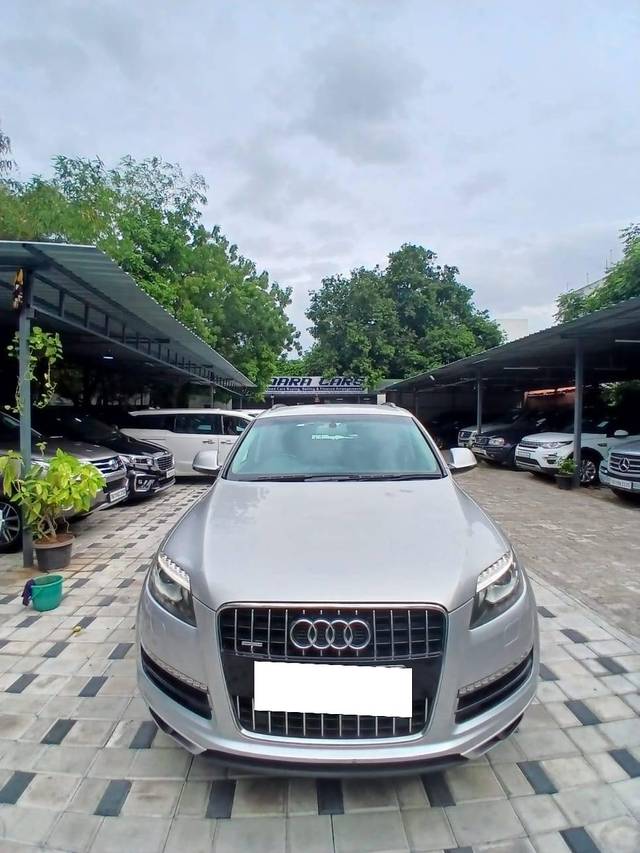 https://images10.gaadi.com/usedcar_image/4050958/original/processed_d4ffaaa1c2fa6cb0c29b12d54dd71967.jpg?imwidth=6402