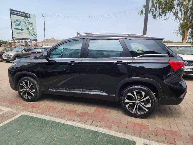 https://images10.gaadi.com/usedcar_image/4051238/original/processed_4eeb4454-d9e2-4042-b8b2-688a80c71456.jpg?imwidth=6402