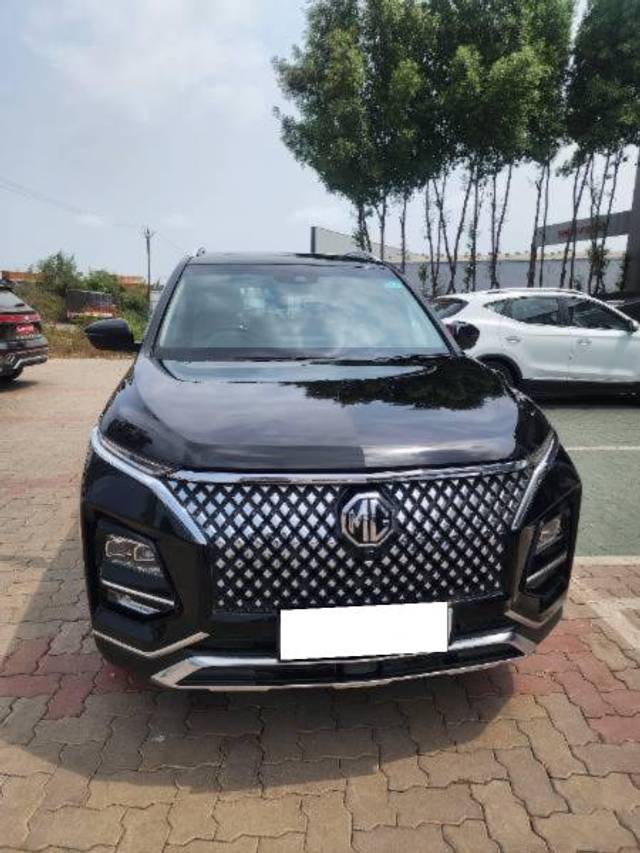 https://images10.gaadi.com/usedcar_image/4051238/original/processed_b0976d2d-13db-40f1-bb32-721f4278fd6a.jpg?imwidth=6400