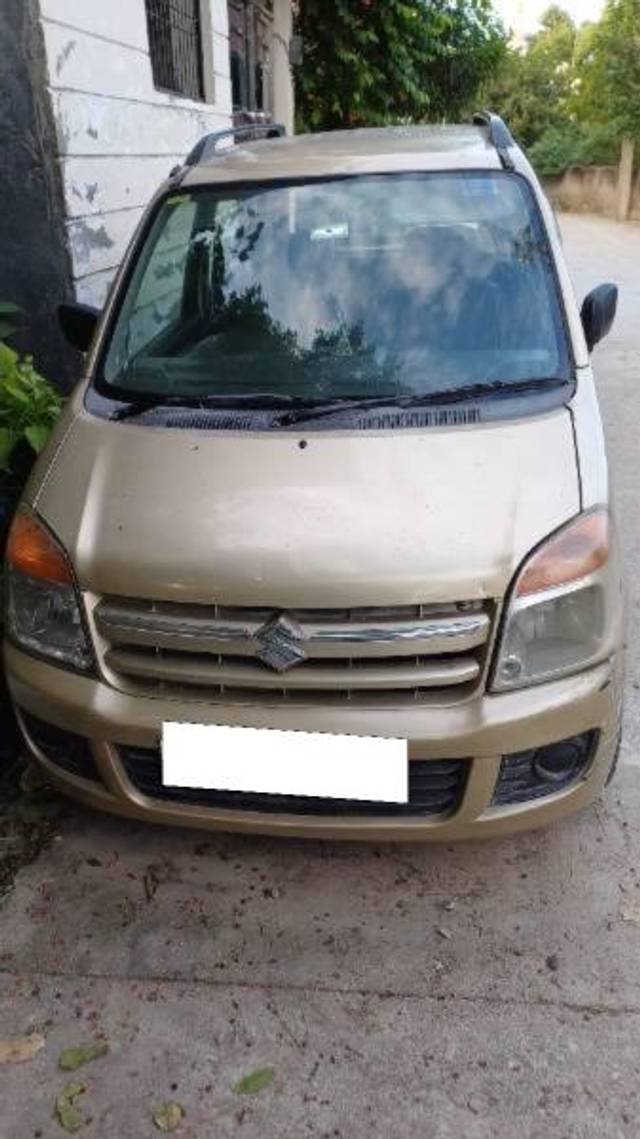 https://images10.gaadi.com/usedcar_image/4051348/original/processed_f2f73f6f-4e54-41e1-9c10-355af5504d5a.jpg?imwidth=6400