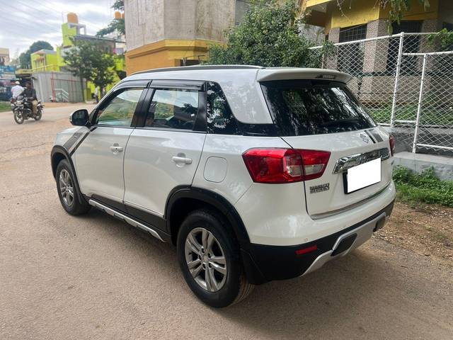 https://images10.gaadi.com/usedcar_image/4051408/original/processed_21358a533daa9306739bae1fde39a7ad.jpeg?imwidth=6401