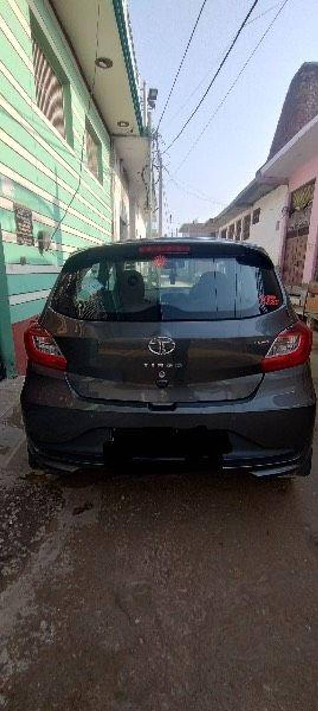 https://images10.gaadi.com/usedcar_image/4051713/original/processed_92f78572-31ce-4f55-a049-6e4099efb9b4.jpg?imwidth=6402