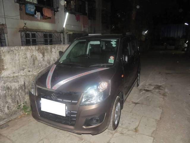 https://images10.gaadi.com/usedcar_image/4051800/original/processed_ad34a9ba-f1e5-460f-8416-cddd3974311f.jpg?imwidth=6400