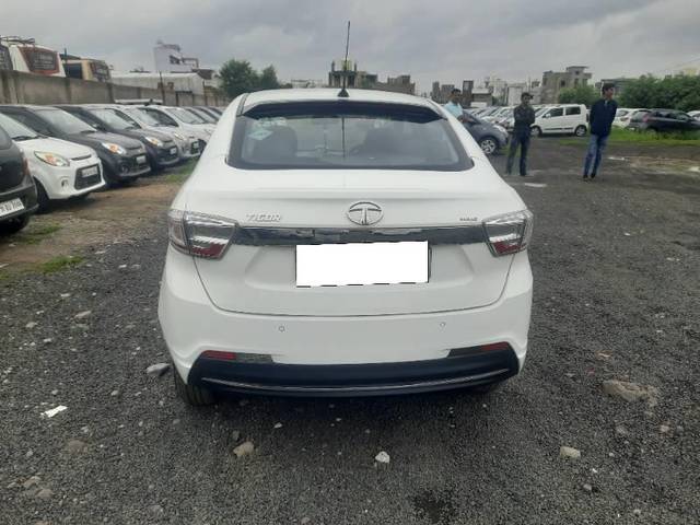 https://images10.gaadi.com/usedcar_image/4051833/original/processed_999dfd44-e2da-4ef0-8a85-d2fd404d101e.jpg?imwidth=6401