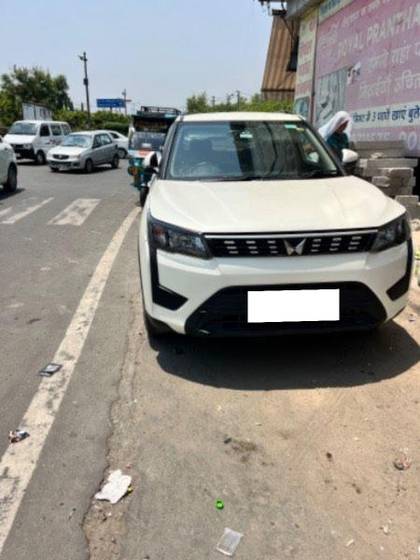 Mahindra XUV300 W6 Diesel Sunroof BSVI