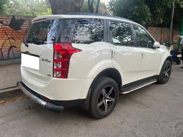 https://images10.gaadi.com/usedcar_image/4052042/original/processed_54baf46e-f392-4854-9400-58aa67f4ddcd.jpeg?imwidth=6402