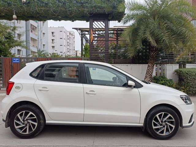 https://images10.gaadi.com/usedcar_image/4052284/original/processed_b028e2f0e2682549e7d8bd859424df29.jpg?imwidth=6401