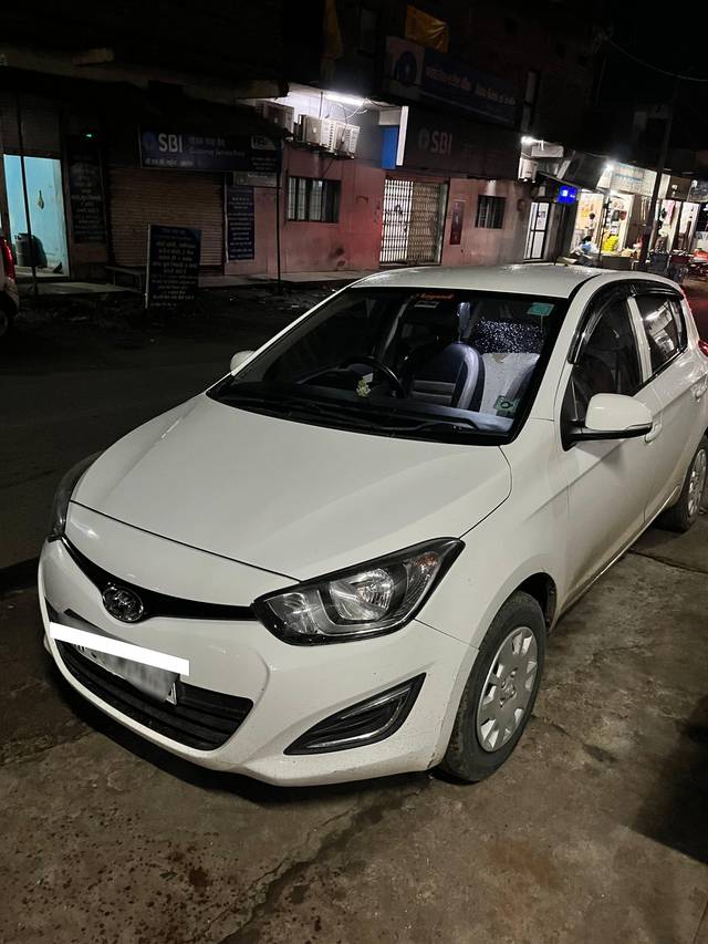 https://images10.gaadi.com/usedcar_image/4052298/original/processed_28d68ba9-b368-4530-aa53-5c59d66eeb38.jpeg?imwidth=6402