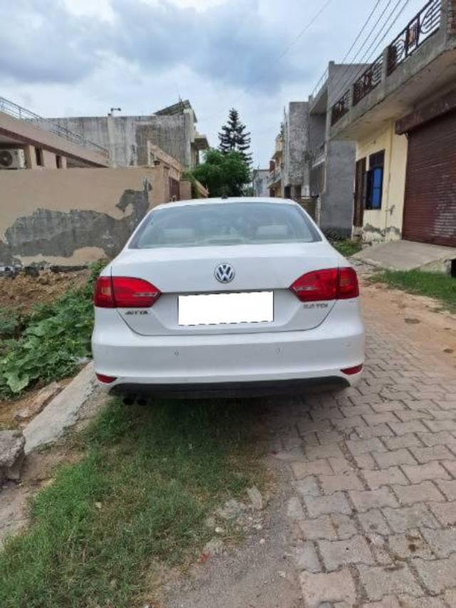 https://images10.gaadi.com/usedcar_image/4052405/original/processed_5a128839-78be-45f9-96e0-4719d0b0aa62.jpg?imwidth=6401