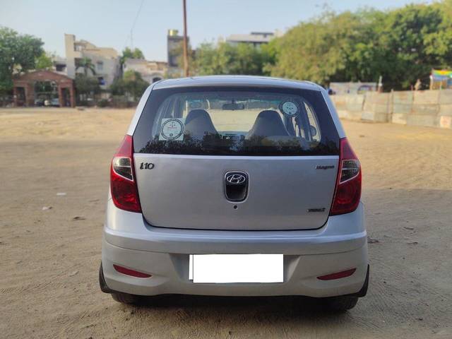 https://images10.gaadi.com/usedcar_image/4052446/original/processed_35cdd131e50aff43725cffc19ccd23c8.jpg?imwidth=6402