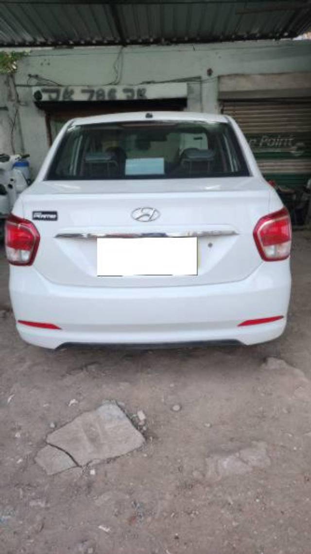 https://images10.gaadi.com/usedcar_image/4052766/original/processed_98eae646-171f-41d1-9d00-88f96214adf8.jpg?imwidth=6402