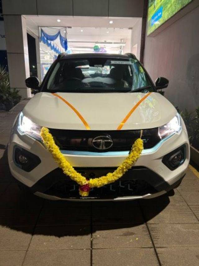 https://images10.gaadi.com/usedcar_image/4052908/original/processed_645e079b-04fd-4977-9800-0615b922d737.jpeg?imwidth=6400