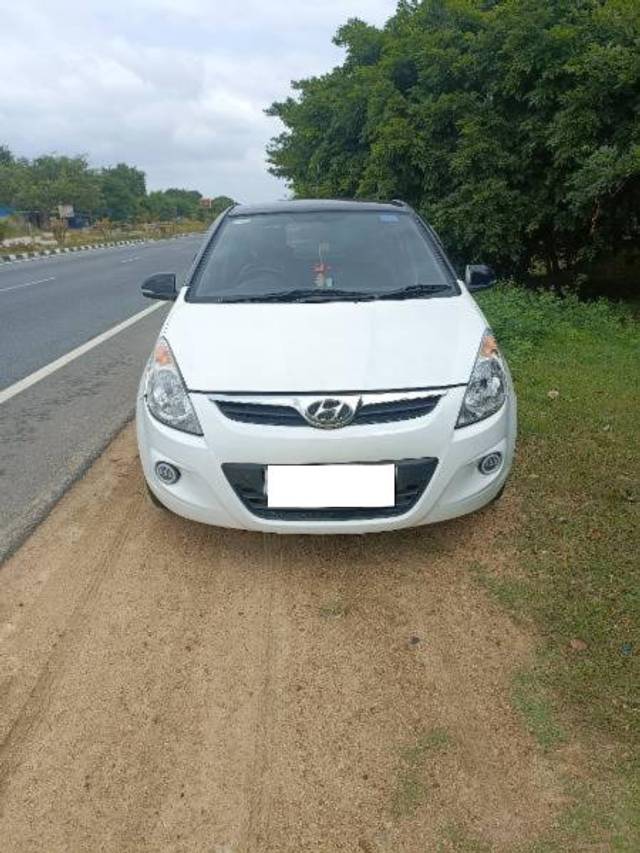 https://images10.gaadi.com/usedcar_image/4052966/original/processed_839f8775-6cf2-4a69-94da-c20d0dbc20e0.jpg?imwidth=6400