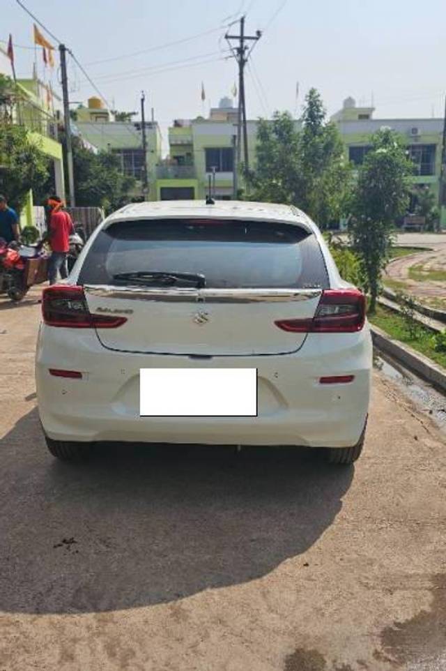 https://images10.gaadi.com/usedcar_image/4053067/original/processed_f43d6225-da5f-47dc-bbe7-ab4f60ad0825.jpg?imwidth=6401