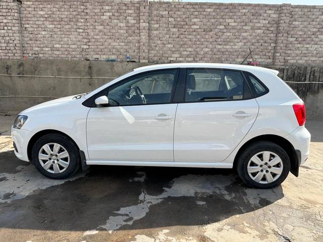 https://images10.gaadi.com/usedcar_image/4053172/original/cdd668aca8437929a778acc7d26f1f0d.jpeg?imwidth=6402