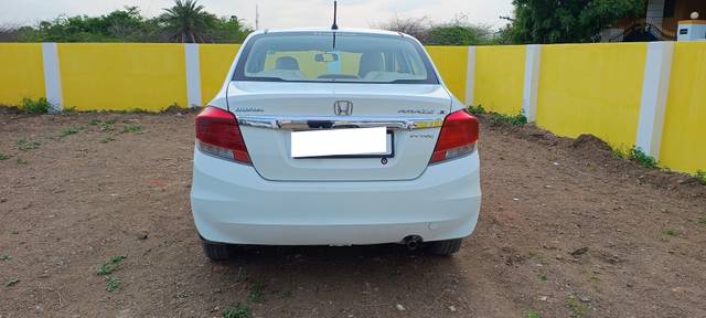 https://images10.gaadi.com/usedcar_image/4053209/original/processed_43fbed9e0164cd795d8d0475ab267abc.jpg?imwidth=6401