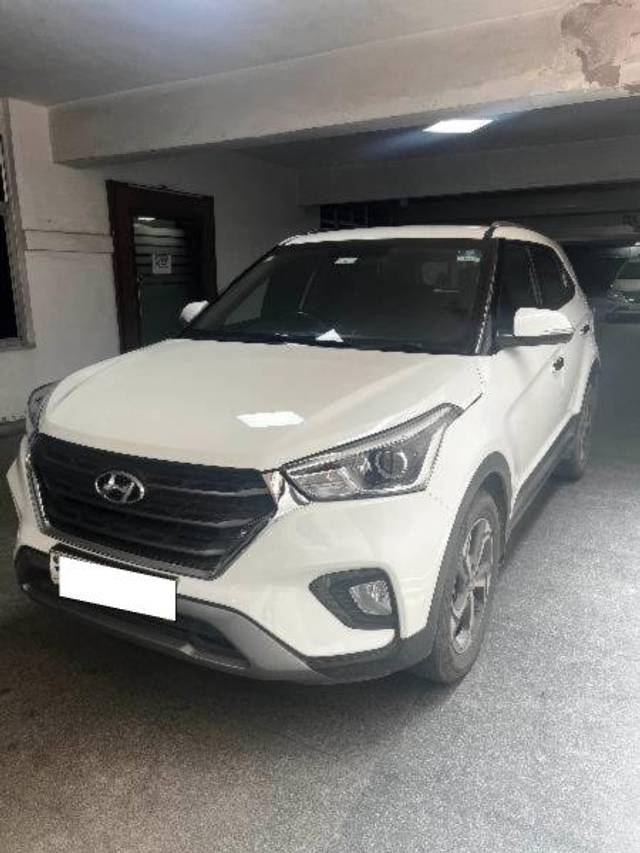 https://images10.gaadi.com/usedcar_image/4053292/original/processed_e660d61a-408c-4670-9f19-b5b4dda2b5e0.jpg?imwidth=6402