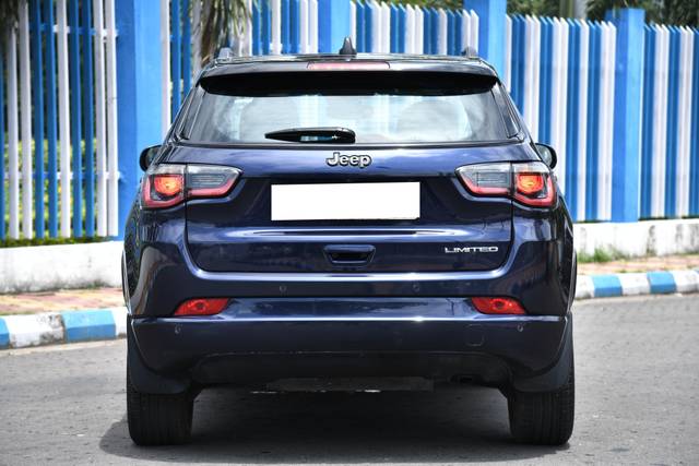 https://images10.gaadi.com/usedcar_image/4053349/original/processed_91300af77fb3dae7adc95b43e5a0efb9.jpg?imwidth=6402