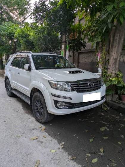 Toyota Fortuner 4x4 MT