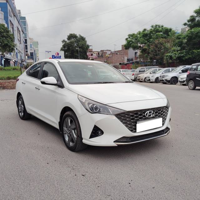 https://images10.gaadi.com/usedcar_image/4053397/original/processed_79653099efa72260ab055aeeb8703ada.jpg?imwidth=6400